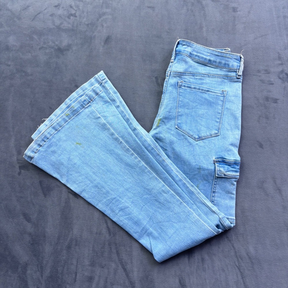 Rue21 Womens Light Wash Cargo Flare Jeans Bell Bottom Y2K Size 8